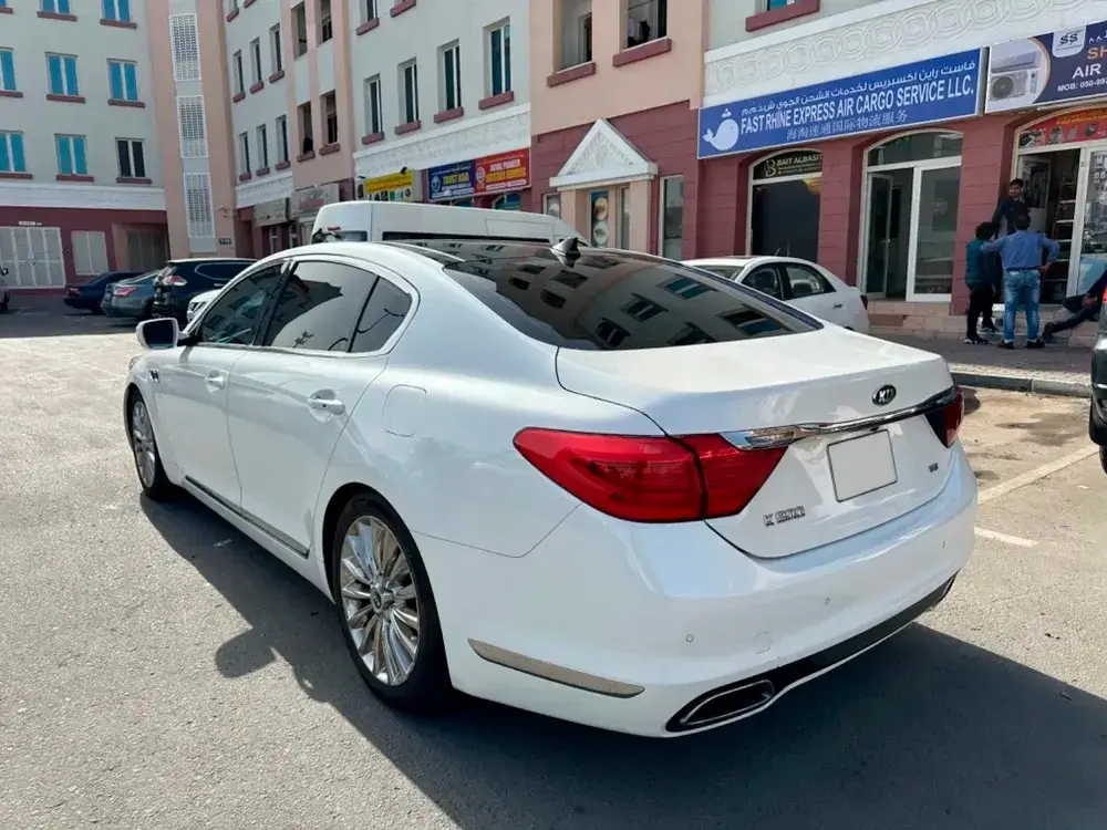 KIA K900 for rent